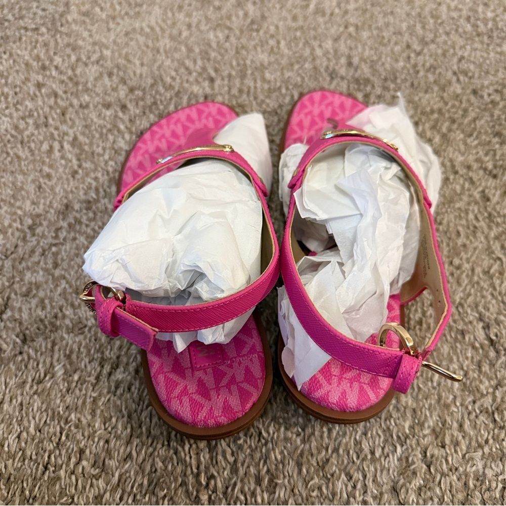MICHAEL Michael Kors MK Plate Leather Thong Sandal In Magenta Size 7 NWB - Picture 5 of 9